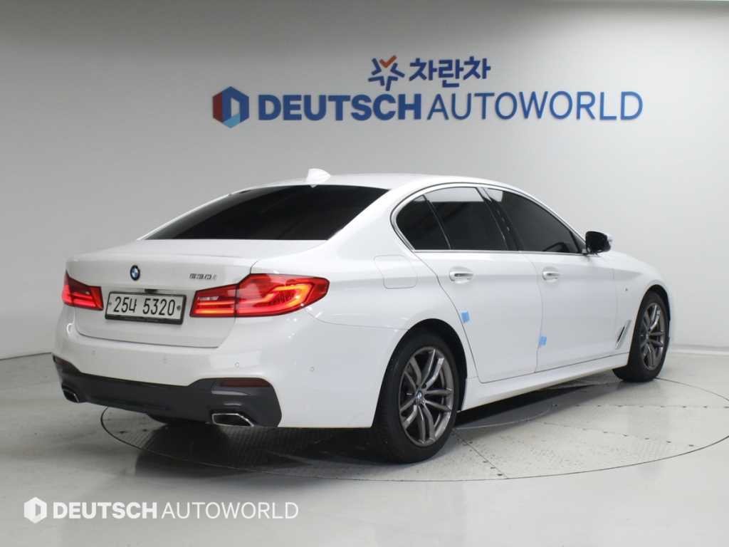 BMW 5시리즈 5시리즈 (G30) 530i M 스포츠 플러스 이미지 2