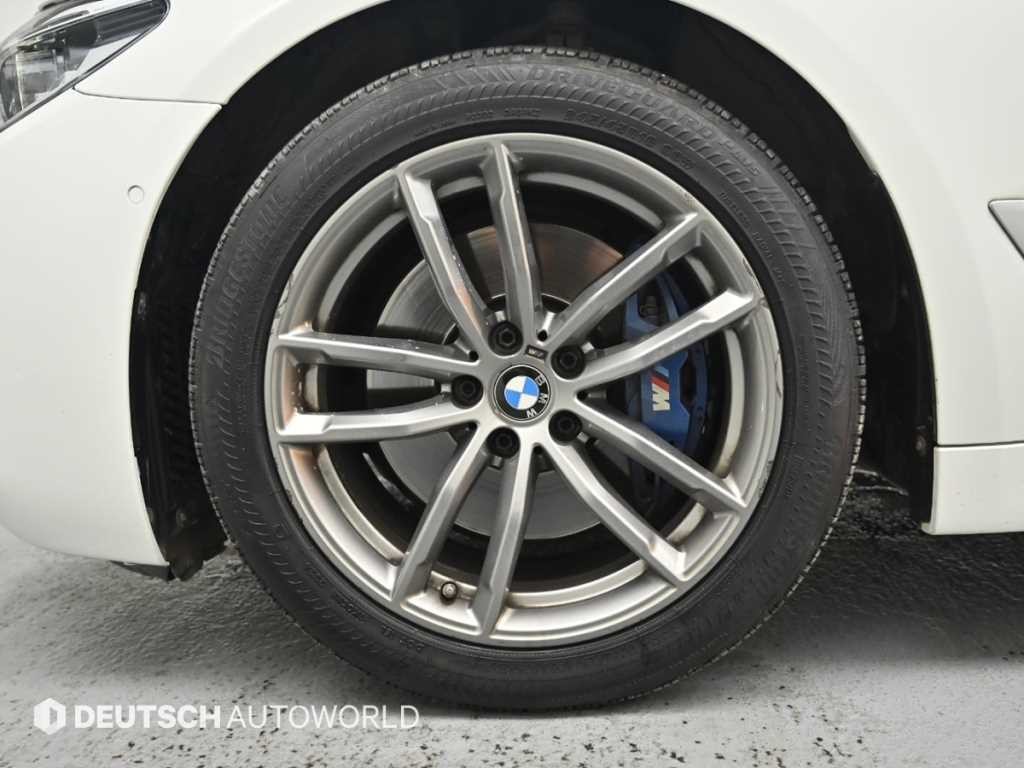 BMW 5시리즈 5시리즈 (G30) 530i M 스포츠 플러스 이미지 5