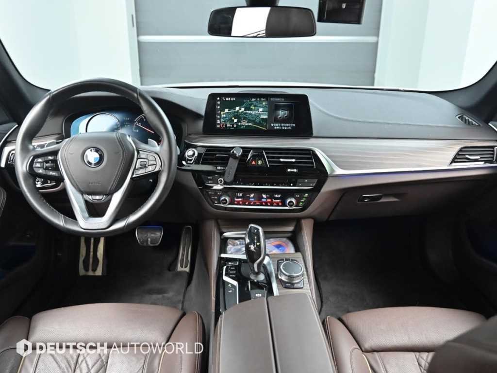 BMW 5시리즈 5시리즈 (G30) 530i M 스포츠 플러스 이미지 7