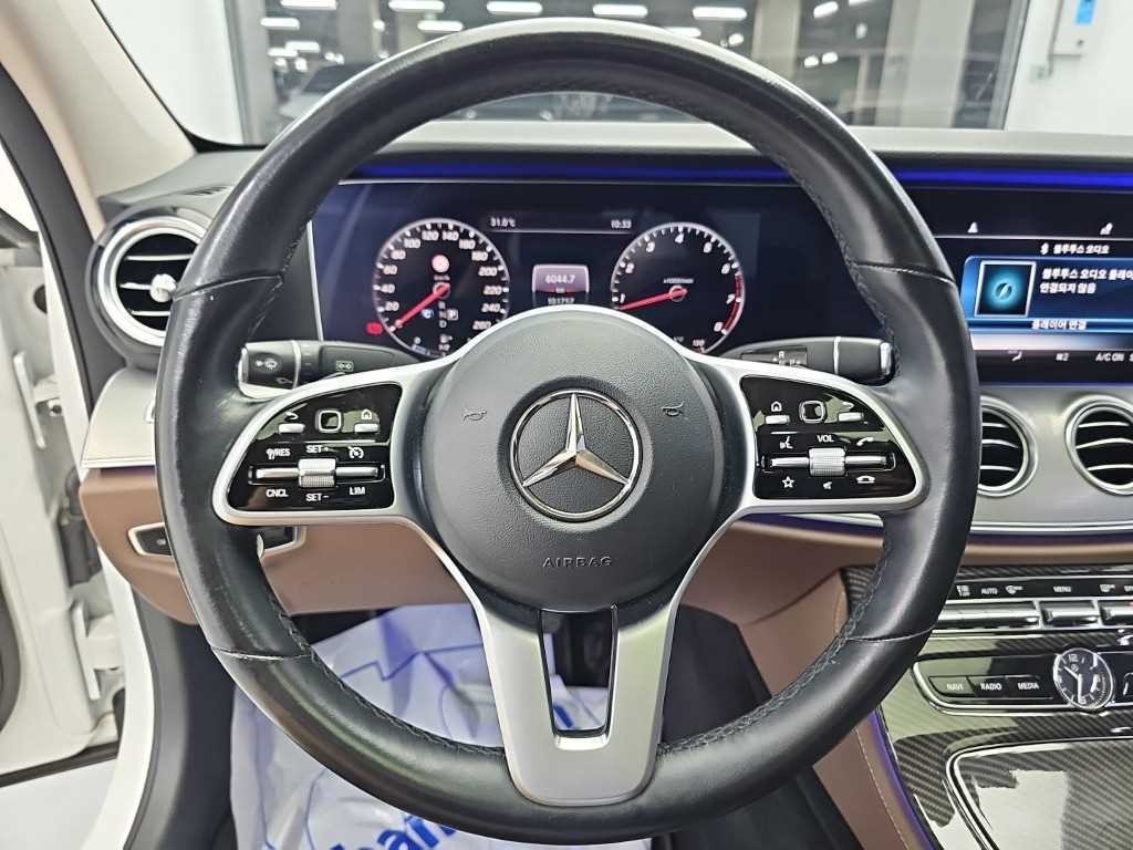 벤츠 E 클래스 E-클래스 W213 E300 AMG LINE 이미지 9