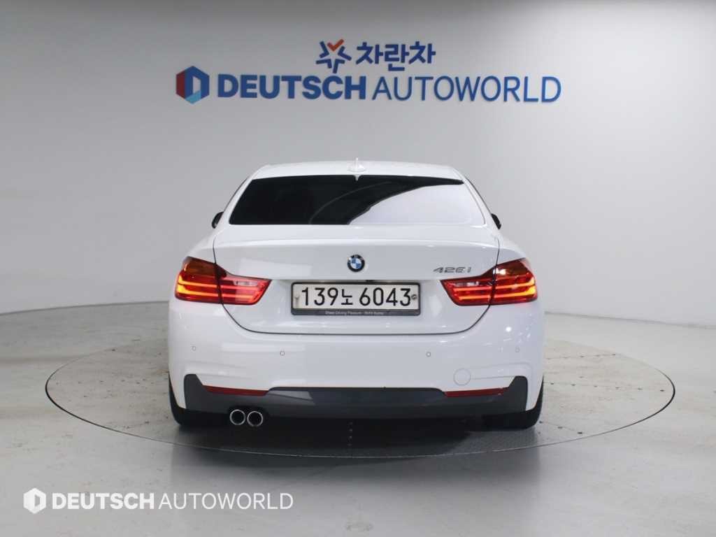 BMW 4시리즈 4시리즈 (F32) 428i 쿠페 M 스포츠 이미지 4