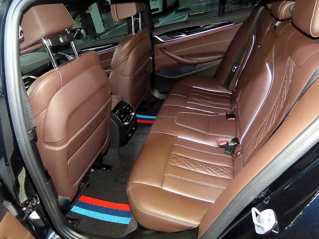 BMW 5시리즈 5시리즈 (G30) 530i M 스포츠 플러스 이미지 7