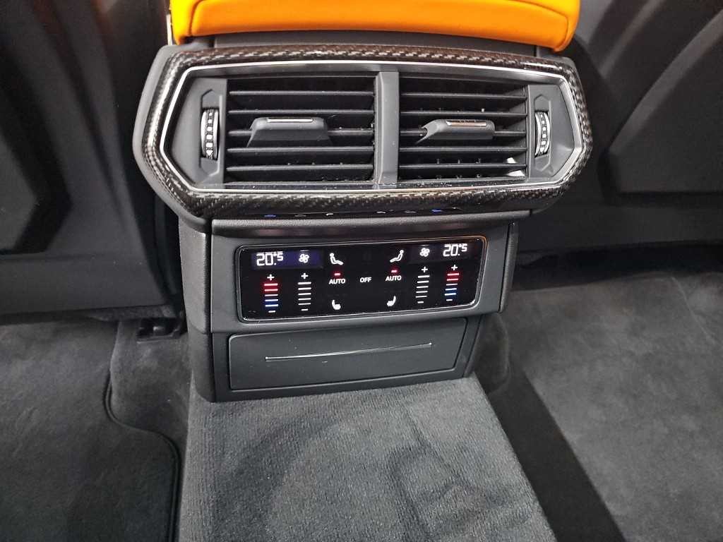 람보르기니 우루스 4.0 V8 이미지 13