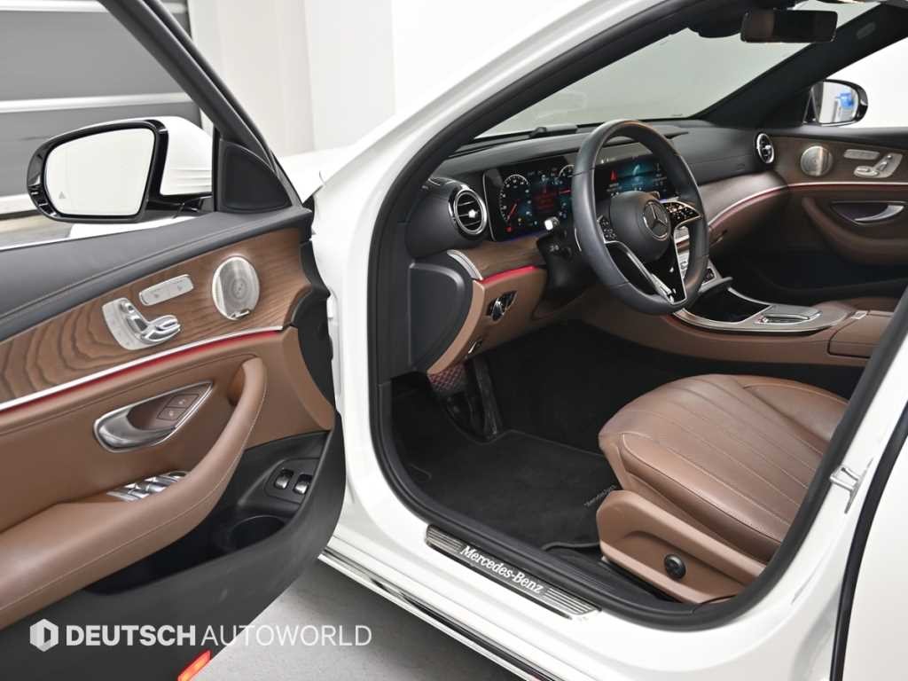 벤츠 E 클래스 E-클래스 W213 E300e 4MATIC 익스클루시브 이미지 11
