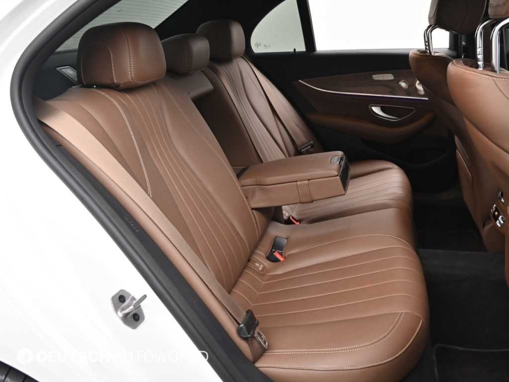 벤츠 E 클래스 E-클래스 W213 E300e 4MATIC 익스클루시브 이미지 12