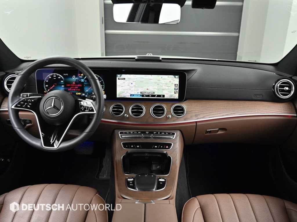 벤츠 E 클래스 E-클래스 W213 E300e 4MATIC 익스클루시브 이미지 7