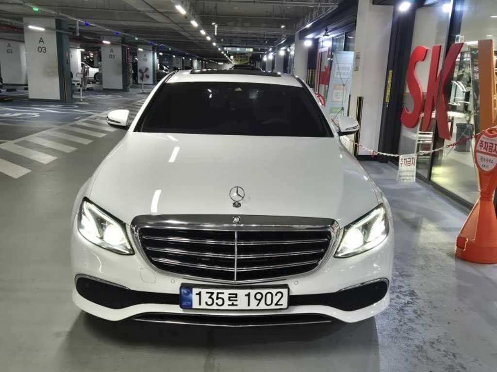 벤츠 E 클래스 E-클래스 W213 E220d 익스클루시브 이미지 2