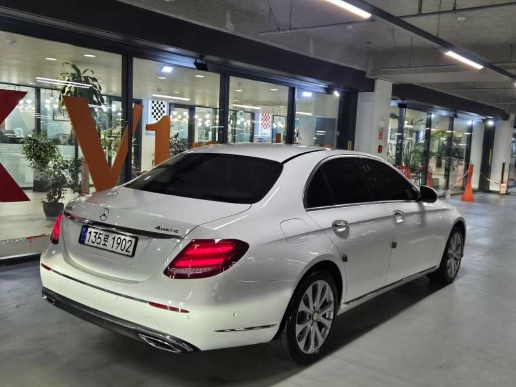 벤츠 E 클래스 E-클래스 W213 E220d 익스클루시브 이미지 4