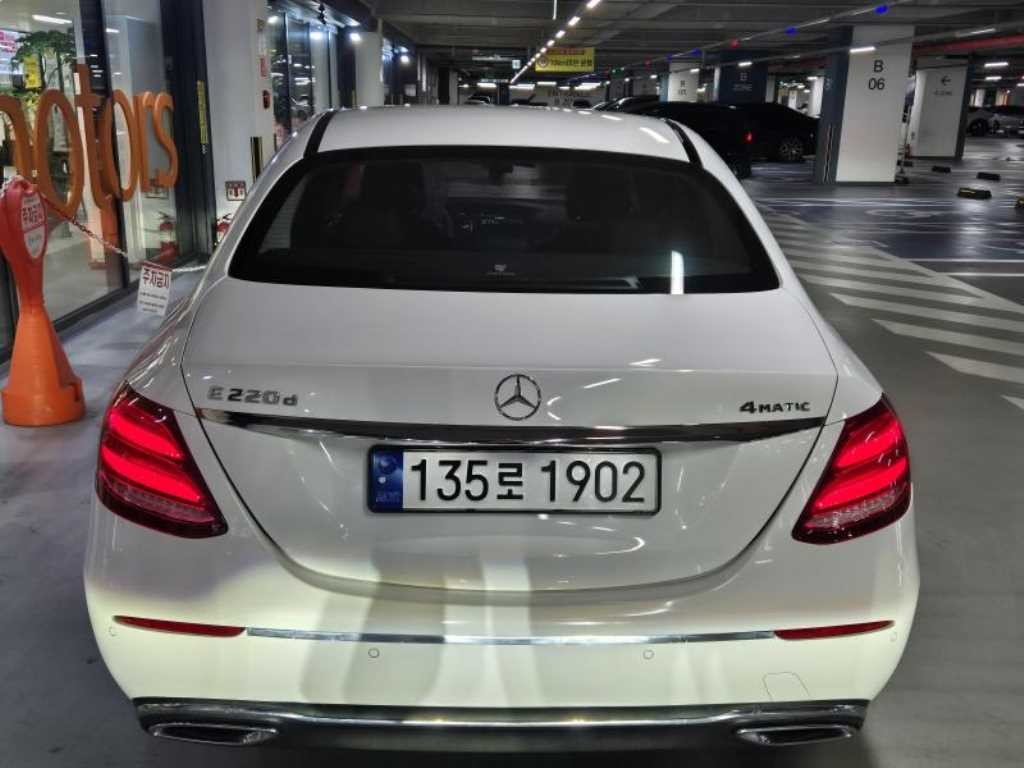 벤츠 E 클래스 E-클래스 W213 E220d 익스클루시브 이미지 5