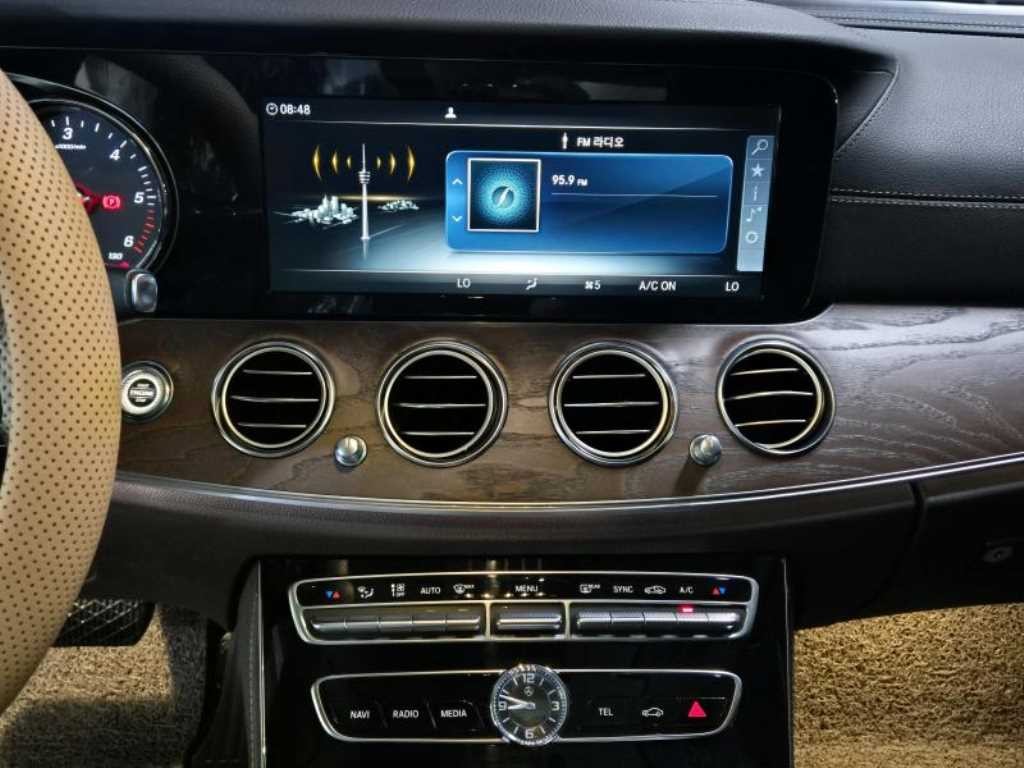 벤츠 E 클래스 E-클래스 W213 E220d 익스클루시브 이미지 8