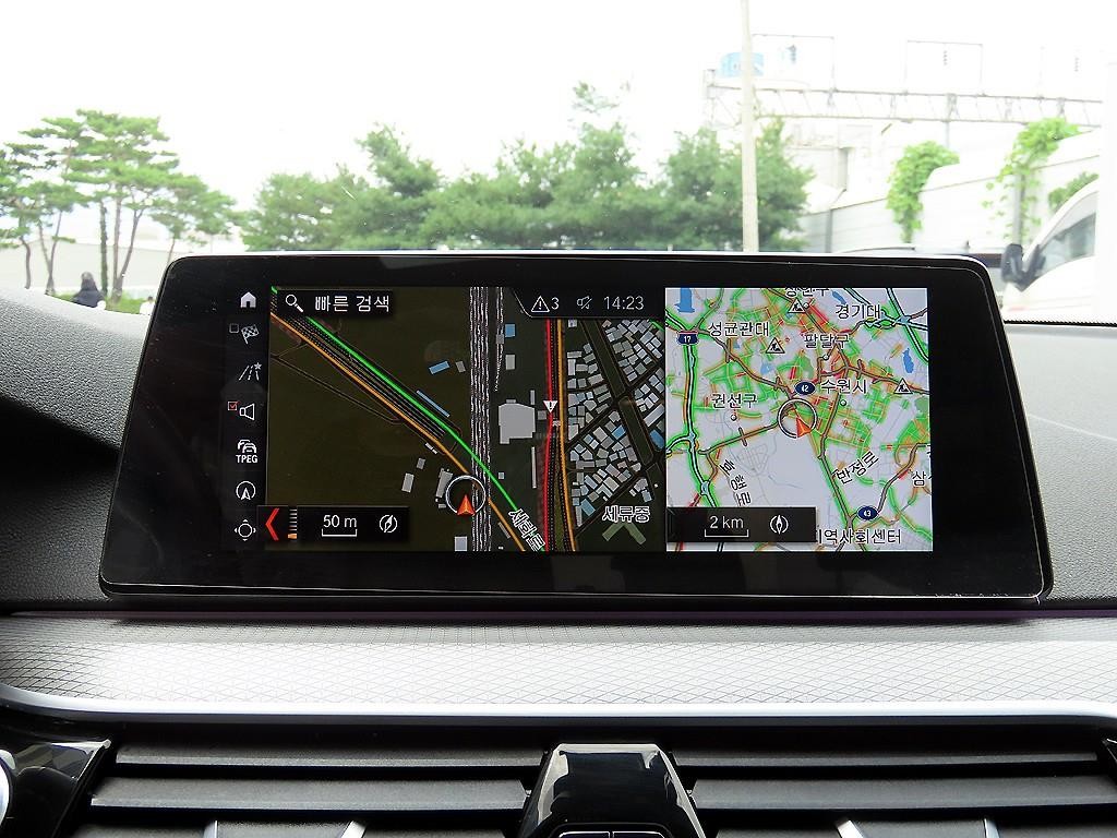 BMW 5시리즈 5시리즈 (G30) 520d xDrive M 스포츠 이미지 14