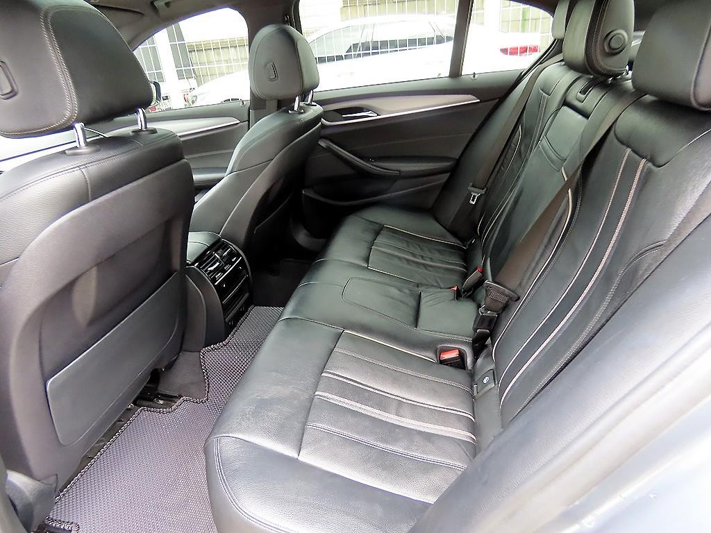 BMW 5시리즈 5시리즈 (G30) 520d xDrive M 스포츠 이미지 6
