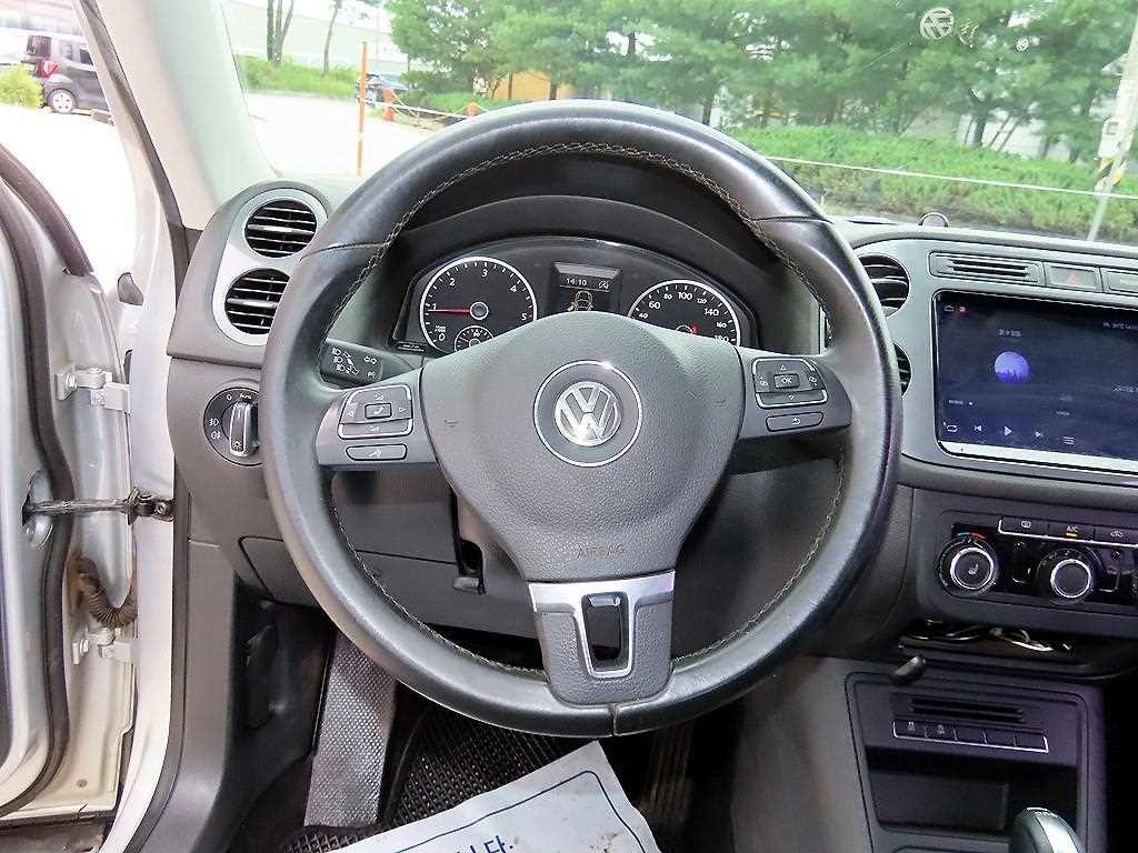 폭스바겐 티구안 뉴티구안 2.0 TDI 블루모션 이미지 8