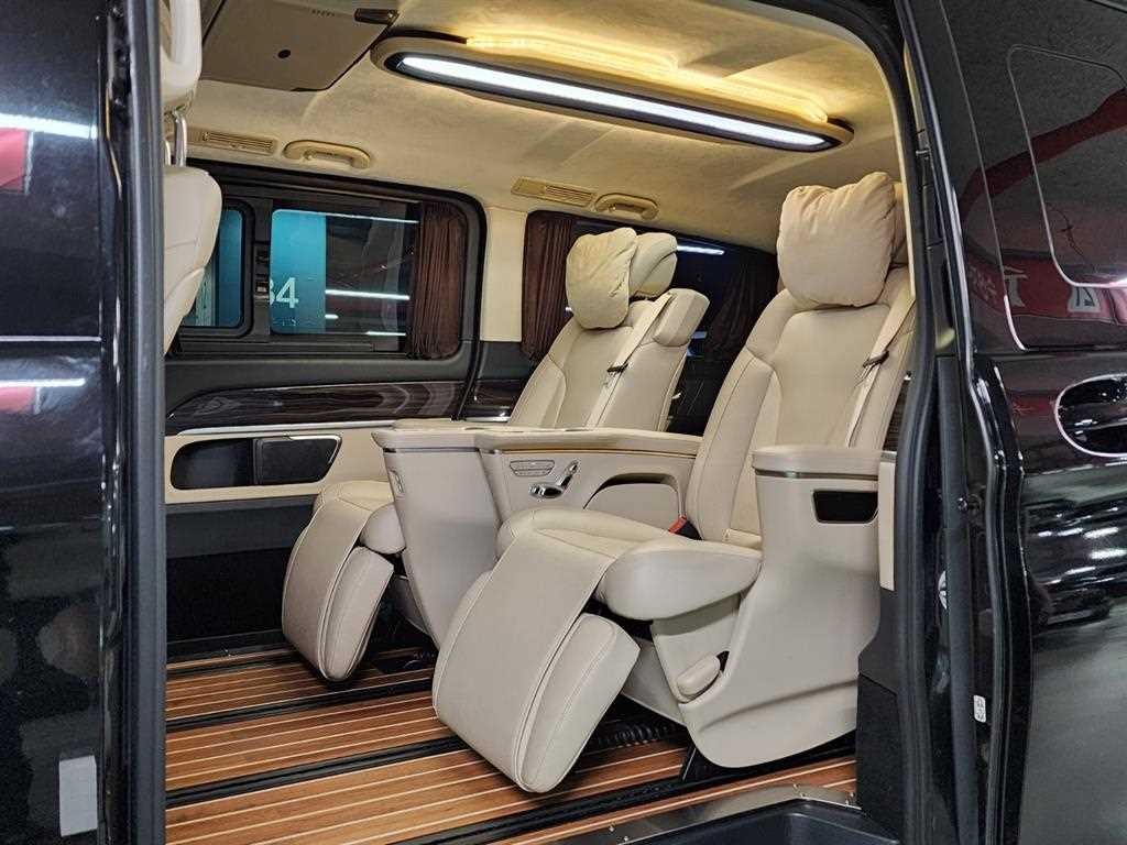 벤츠 V 클래스 V클래스 V300 d 4MATIC 이미지 8