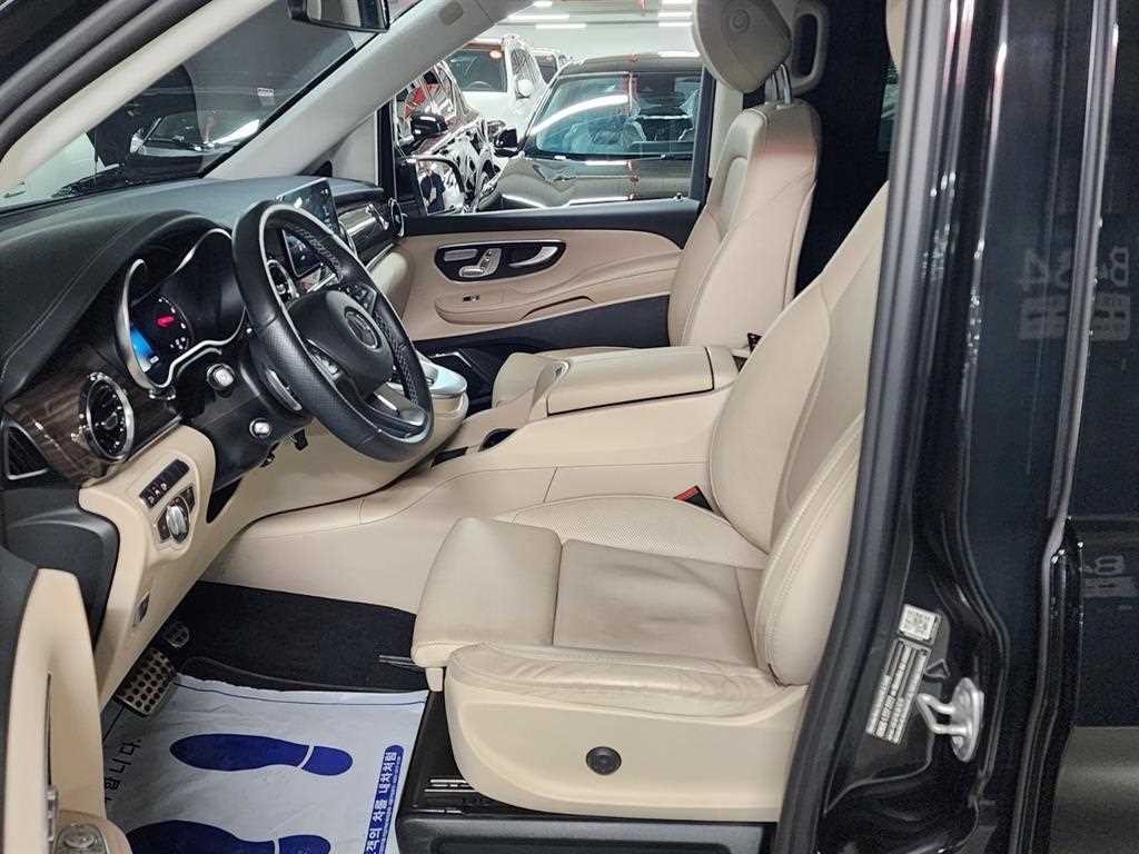 벤츠 V 클래스 V클래스 V300 d 4MATIC 이미지 9