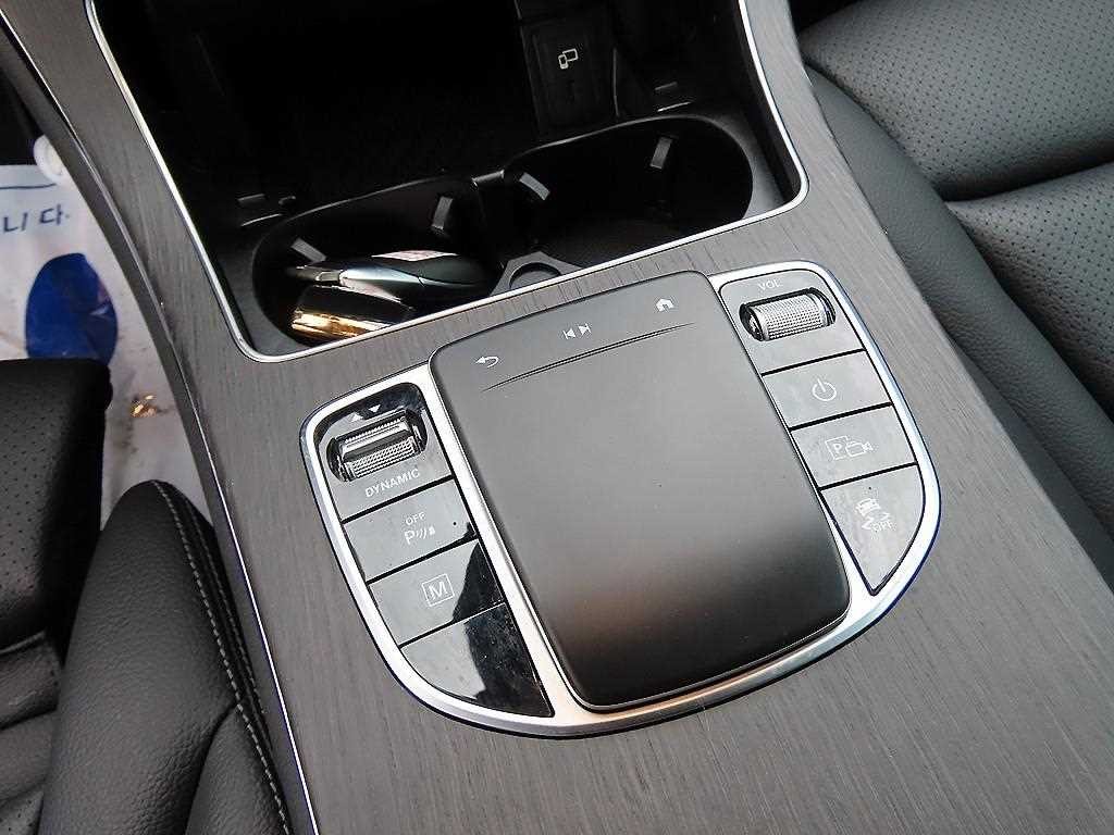 벤츠 GLC 클래스 GLC클래스 X253 GLC 300 e 4MATIC 쿠페 이미지 10