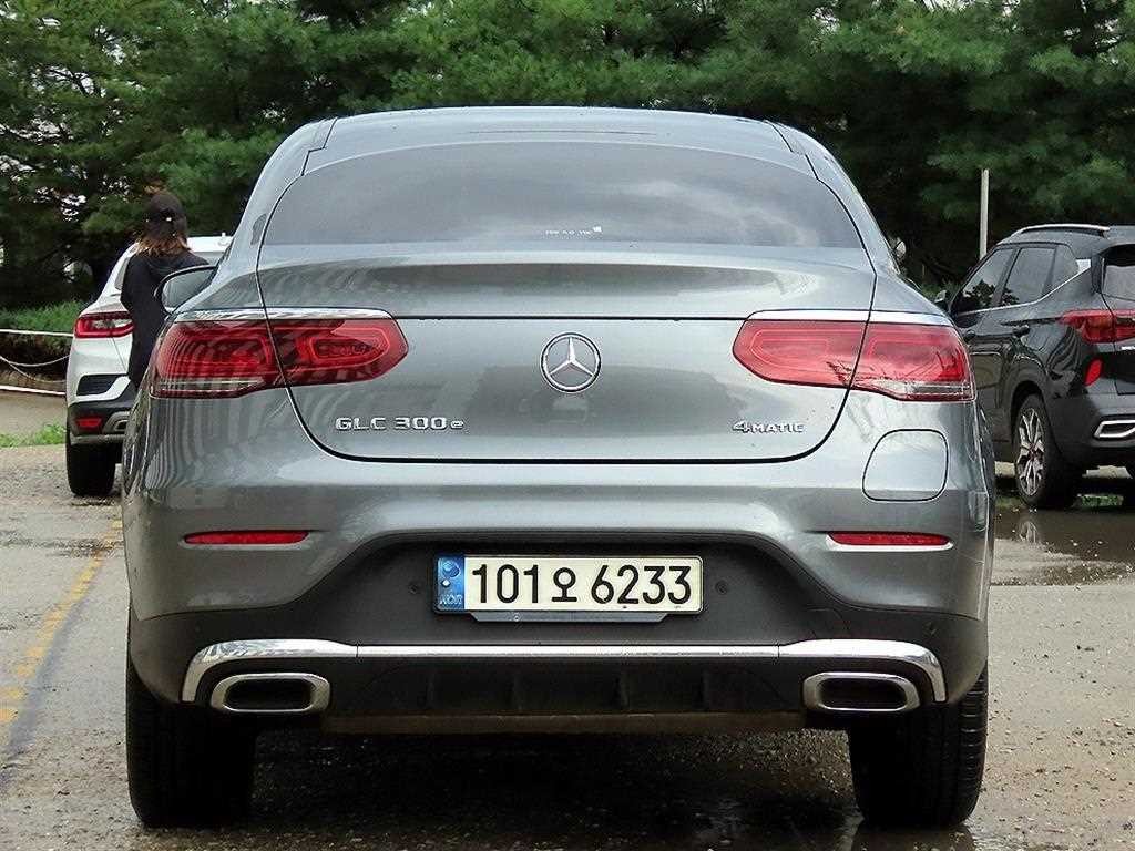 벤츠 GLC 클래스 GLC클래스 X253 GLC 300 e 4MATIC 쿠페 이미지 4