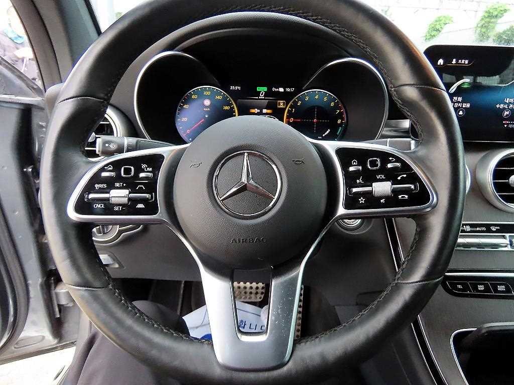 벤츠 GLC 클래스 GLC클래스 X253 GLC 300 e 4MATIC 쿠페 이미지 6