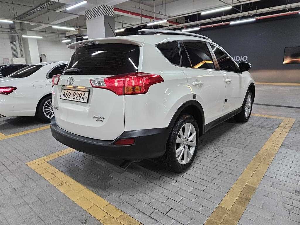 토요타 라브4 2.5 4WD 이미지 3