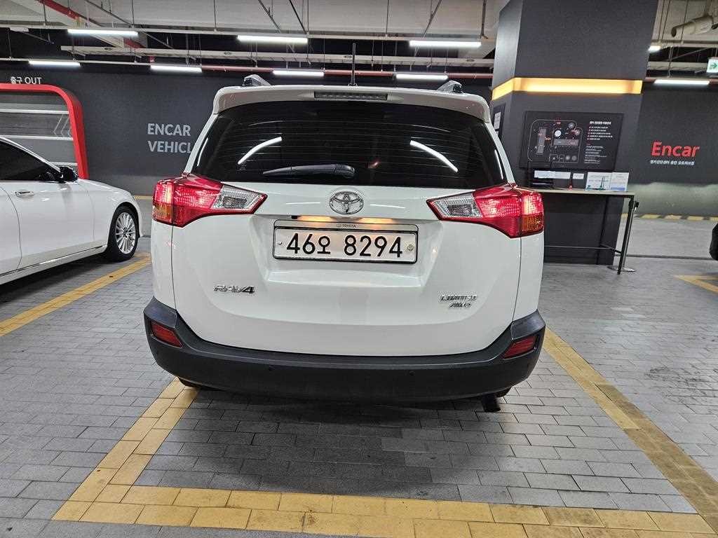 토요타 라브4 2.5 4WD 이미지 4