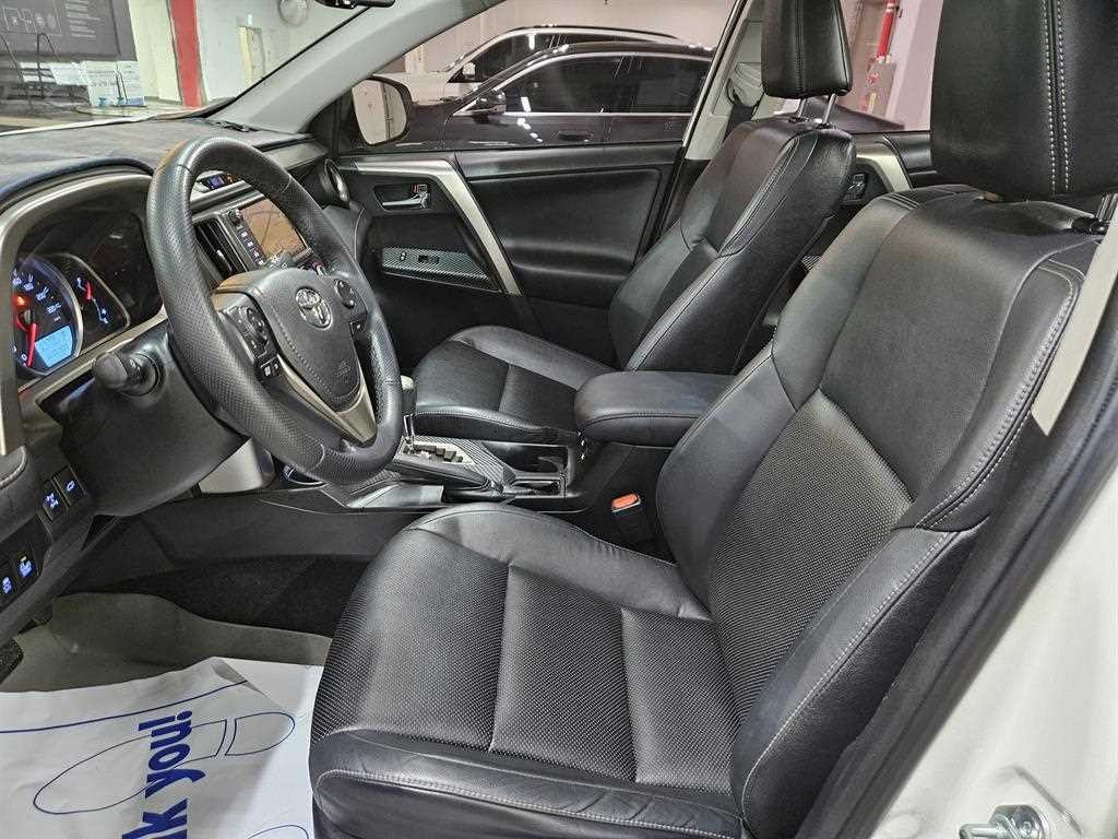 토요타 라브4 2.5 4WD 이미지 5