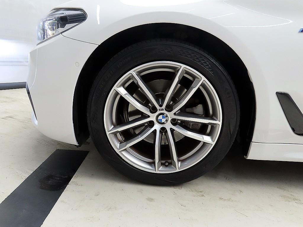 BMW 5시리즈 5시리즈 (G30) 520d M 스포츠 이미지 20