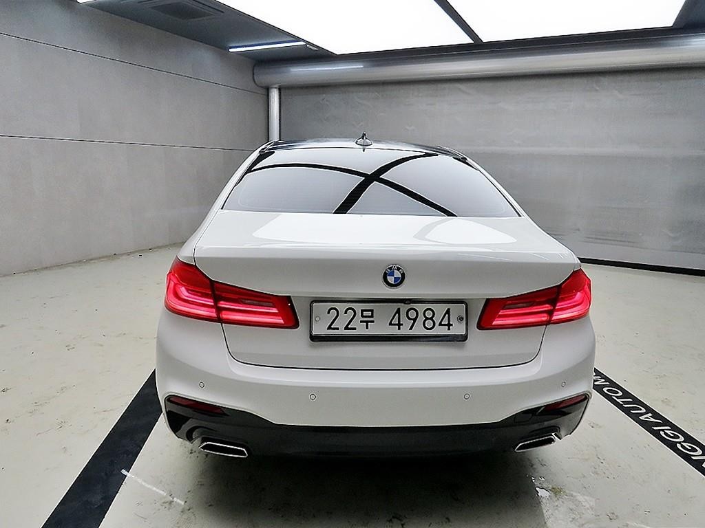 BMW 5시리즈 5시리즈 (G30) 520d M 스포츠 이미지 3