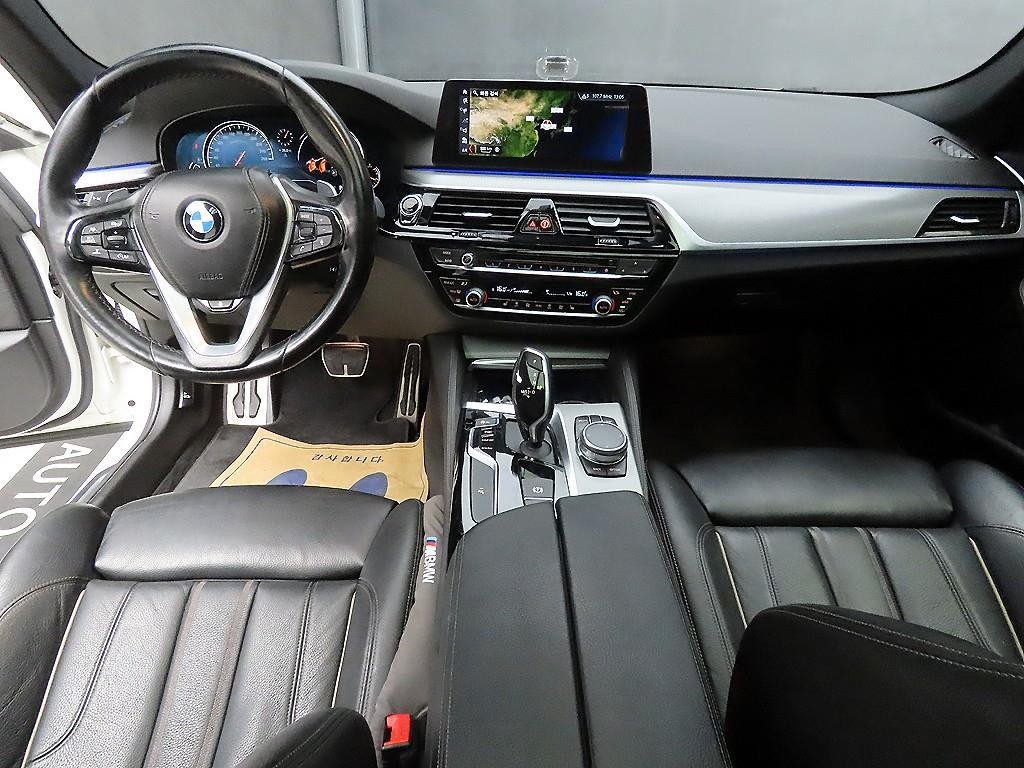 BMW 5시리즈 5시리즈 (G30) 520d M 스포츠 이미지 7