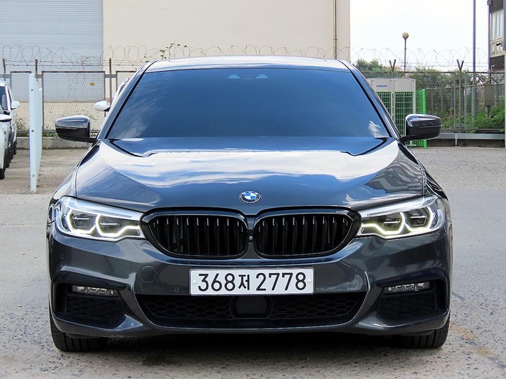 BMW 5시리즈 5시리즈 (G30) 520d M 스포츠 플러스 이미지 1