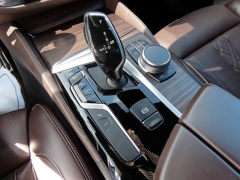 BMW 5시리즈 5시리즈 (G30) 520d M 스포츠 플러스 이미지 11