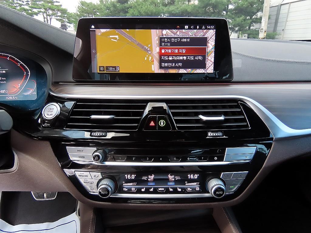 BMW 5시리즈 5시리즈 (G30) 520d M 스포츠 플러스 이미지 13