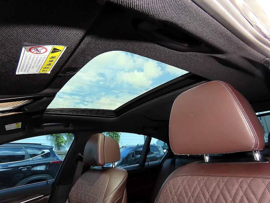 BMW 5시리즈 5시리즈 (G30) 520d M 스포츠 플러스 이미지 18