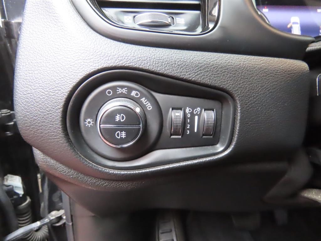 지프 레니게이드 2.0 디젤 이글 에디션 AWD 이미지 13