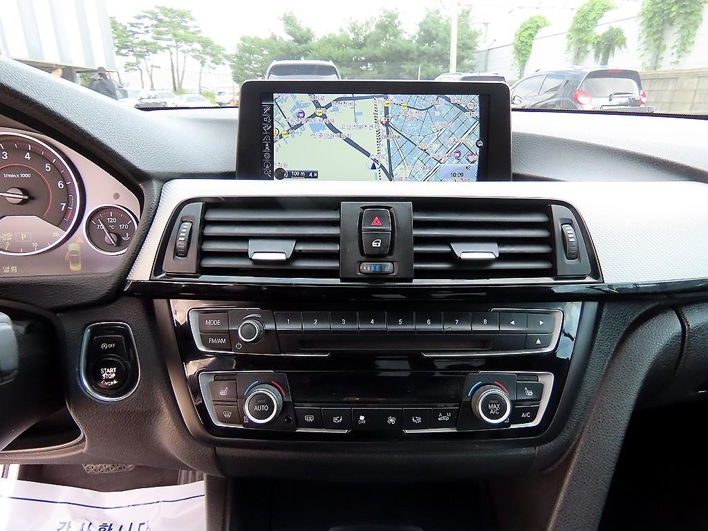 BMW 4시리즈 4시리즈 (F32) 428i 컨버터블 M 스포츠 이미지 17