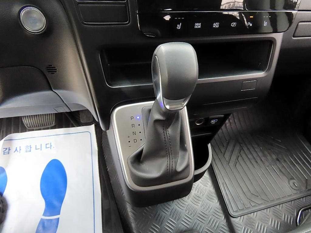 현대 스타리아 4WD 디젤 투어러 모던 이미지 11