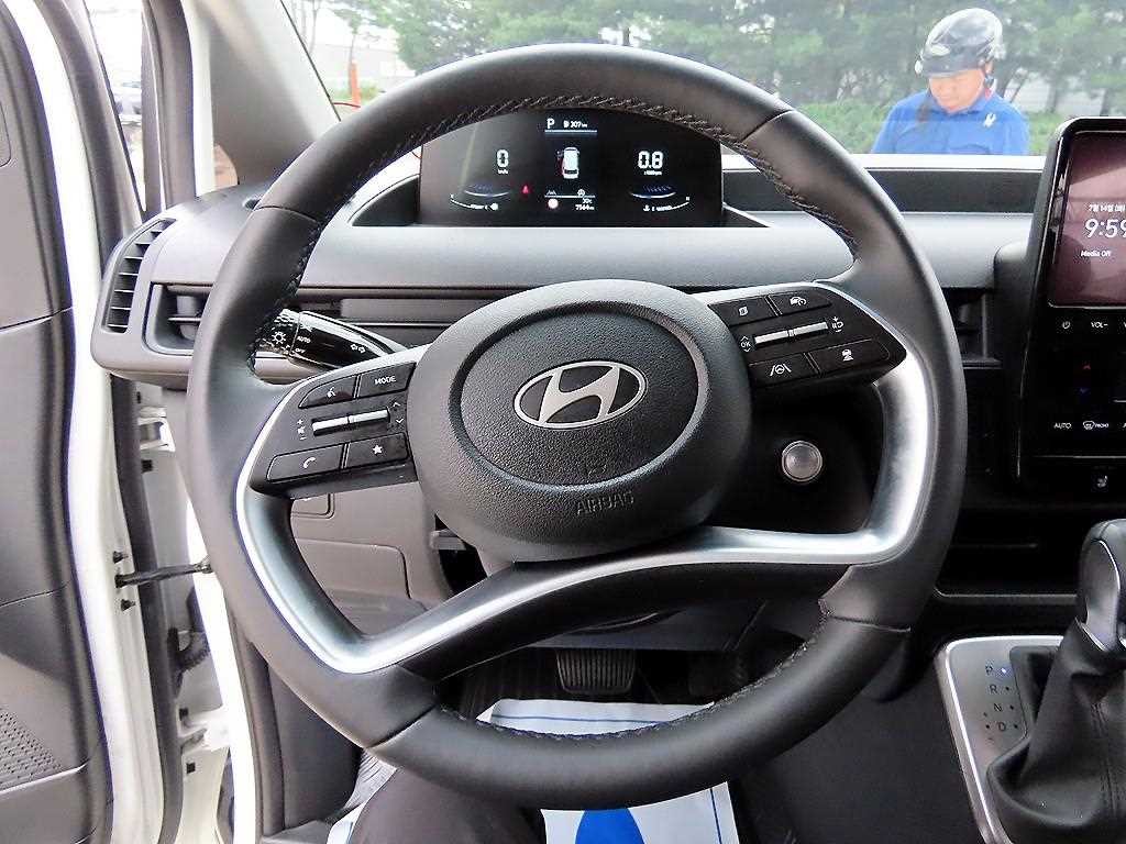 현대 스타리아 4WD 디젤 투어러 모던 이미지 9