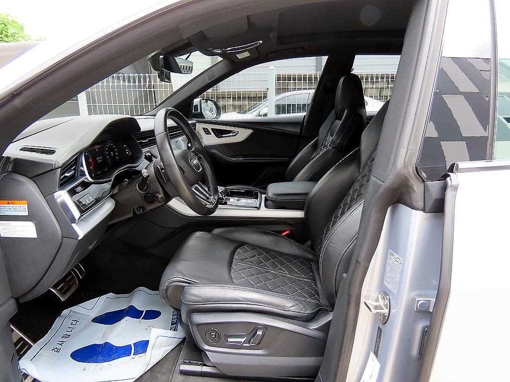 아우디 Q8 50 TDI 콰트로 프리미엄 이미지 5