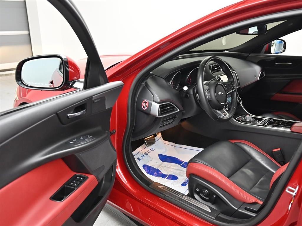 재규어 XE 3.0 SC S 이미지 11