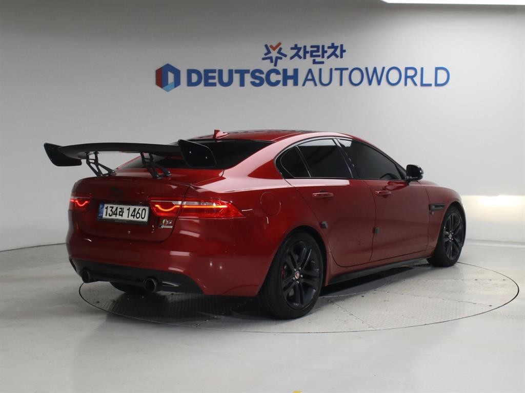 재규어 XE 3.0 SC S 이미지 2