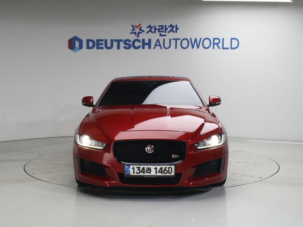 재규어 XE 3.0 SC S 이미지 3