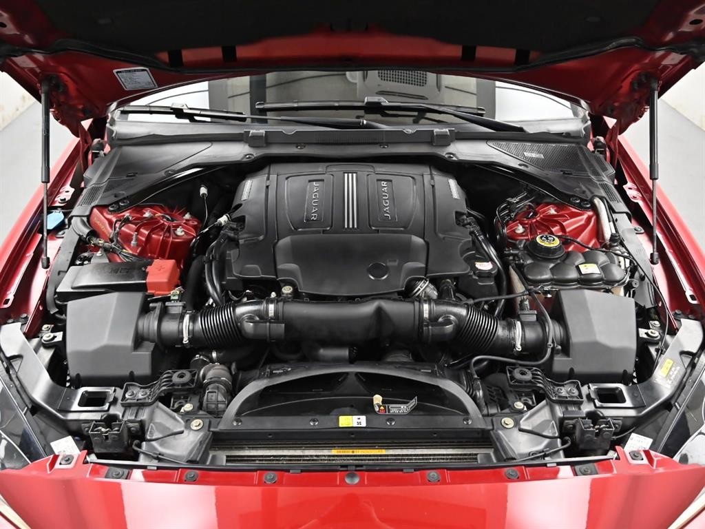 재규어 XE 3.0 SC S 이미지 6