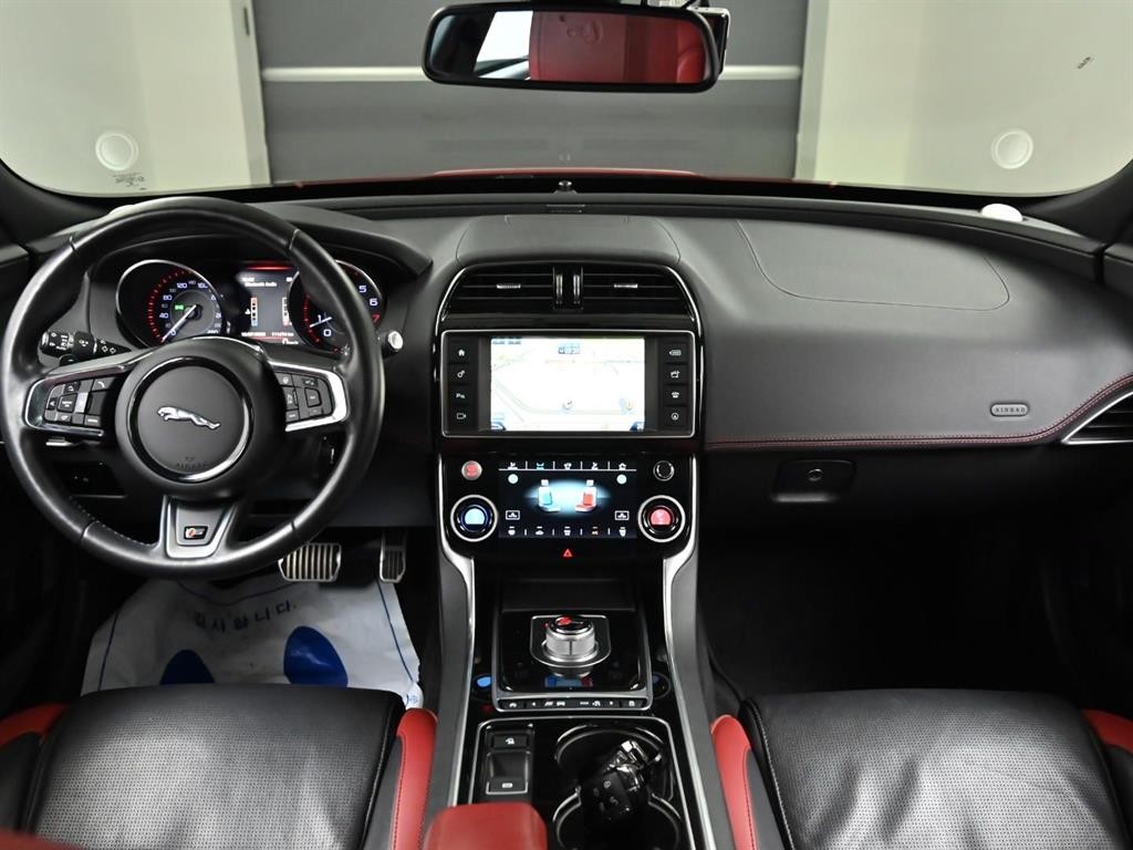 재규어 XE 3.0 SC S 이미지 7