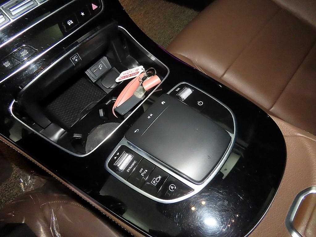벤츠 E 클래스 E-클래스 W213 E250 아방가르드 이미지 13