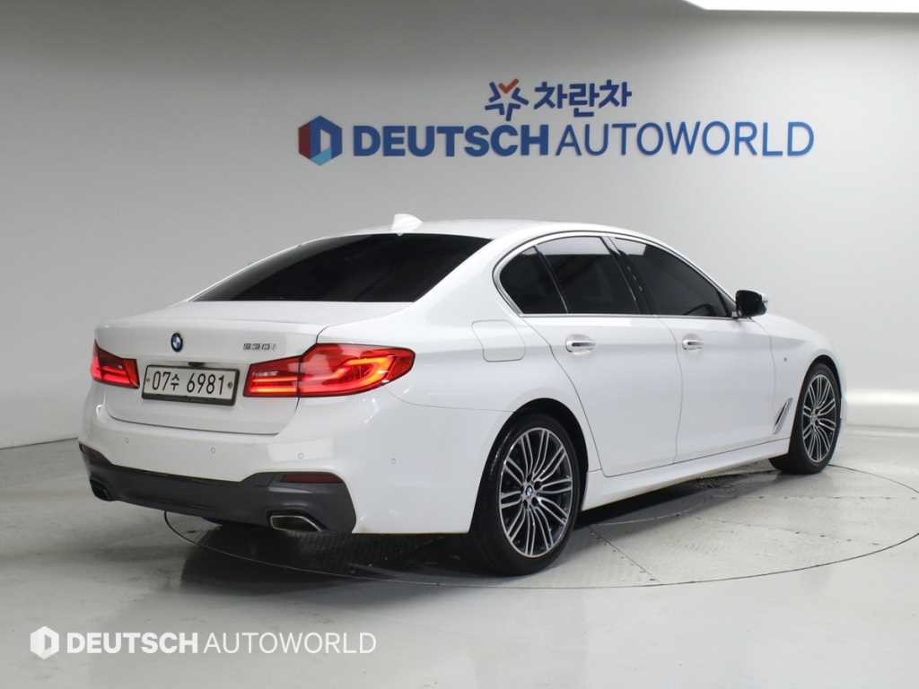 BMW 5시리즈 5시리즈 (G30) 530i M 스포츠 플러스 이미지 2
