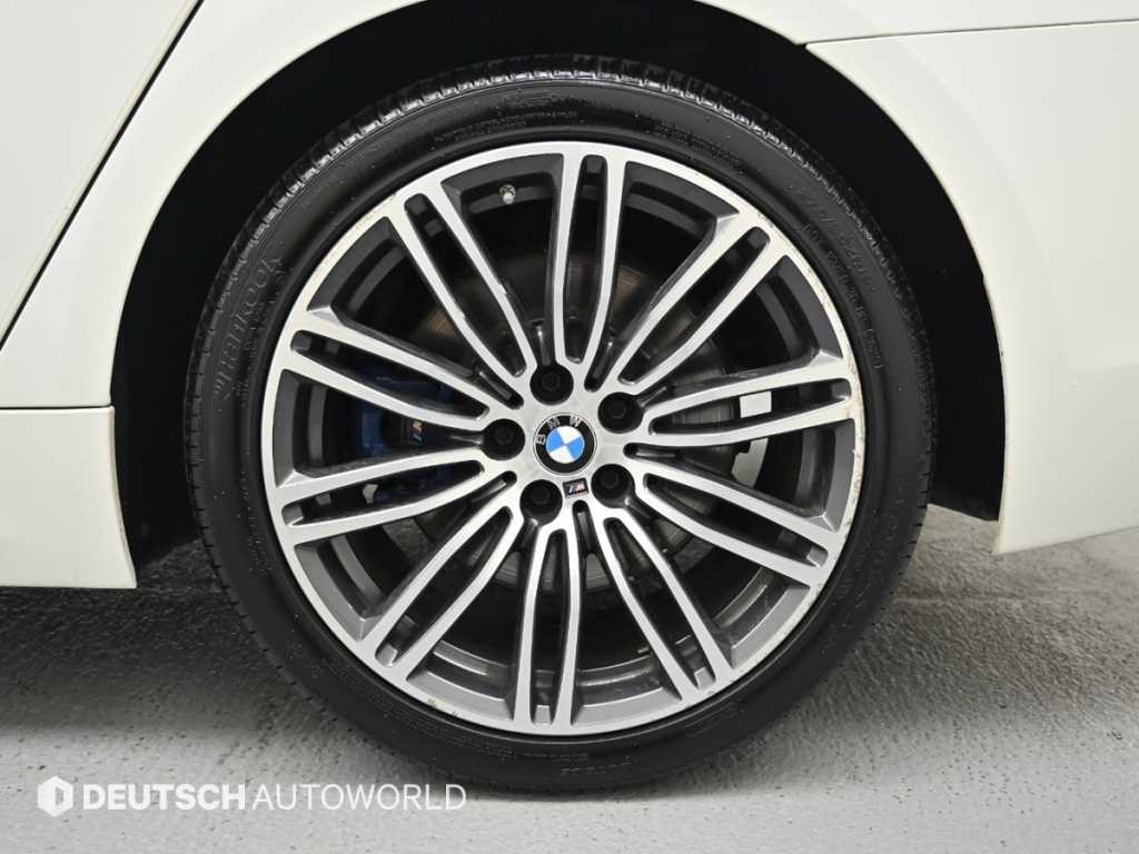 BMW 5시리즈 5시리즈 (G30) 530i M 스포츠 플러스 이미지 5