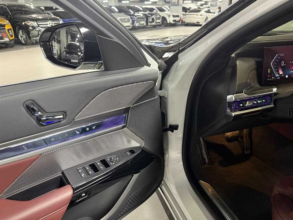 BMW 7시리즈 7시리즈 (G70) 740i xDrive M 스포츠 리미티드 이미지 12