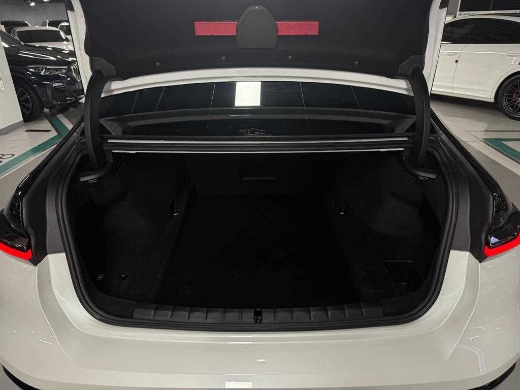 BMW 7시리즈 7시리즈 (G70) 740i xDrive M 스포츠 리미티드 이미지 19