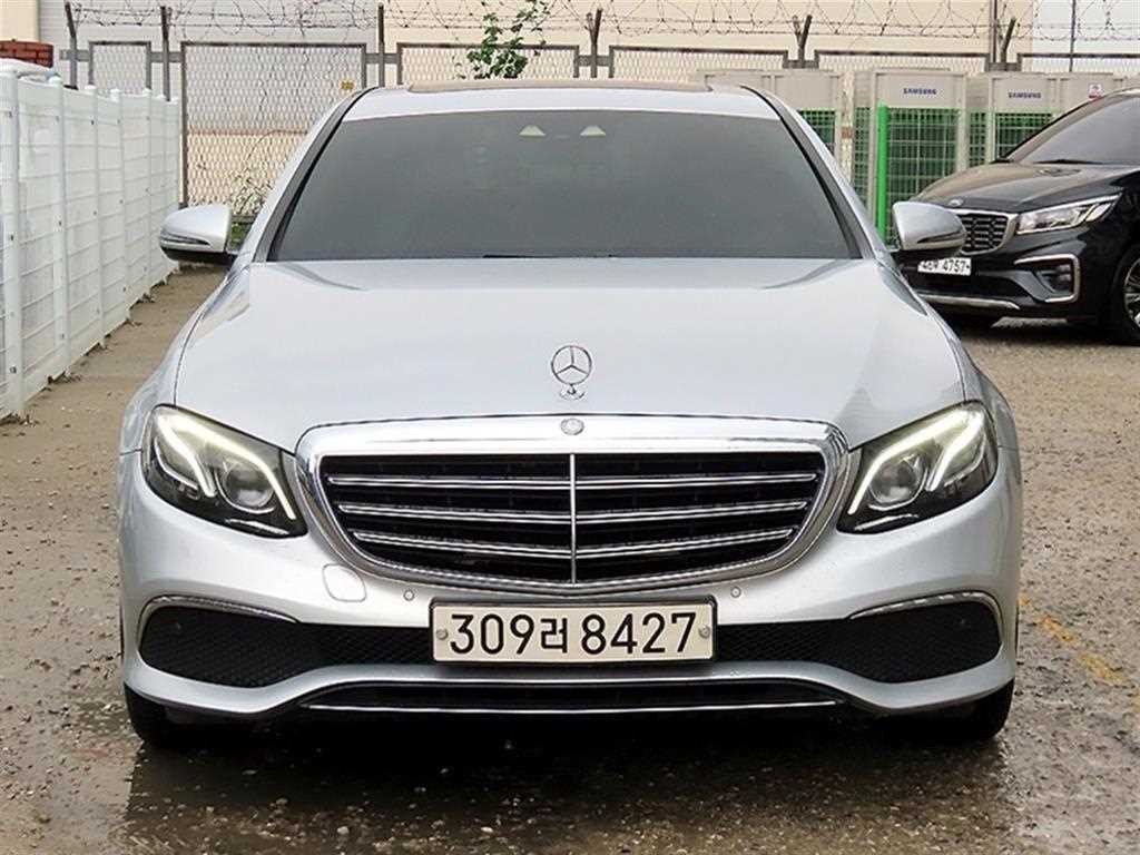 벤츠 E 클래스 E-클래스 W213 E220d 익스클루시브 이미지 1