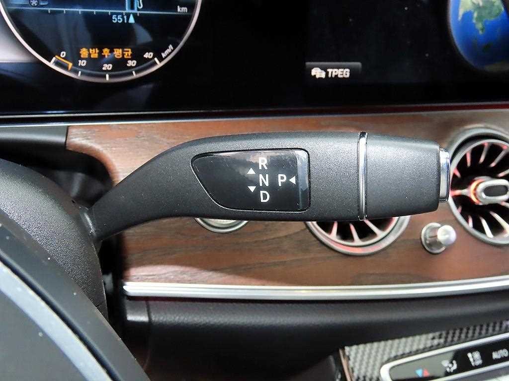 벤츠 E 클래스 E-클래스 W213 E220d 익스클루시브 이미지 11
