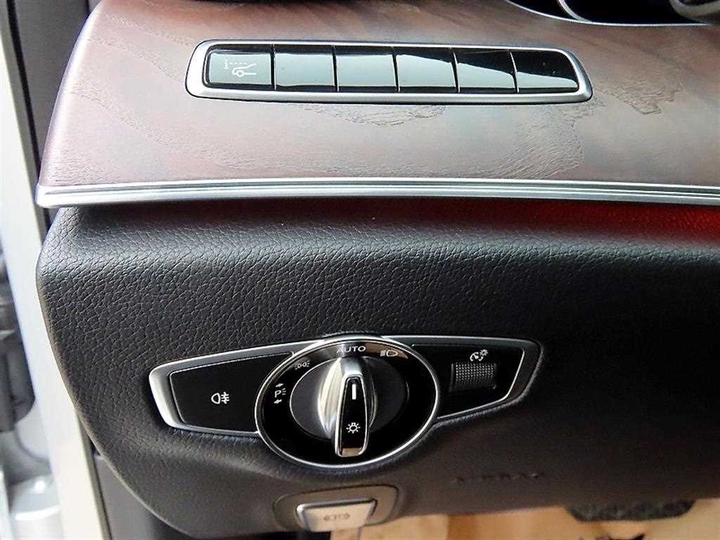벤츠 E 클래스 E-클래스 W213 E220d 익스클루시브 이미지 13